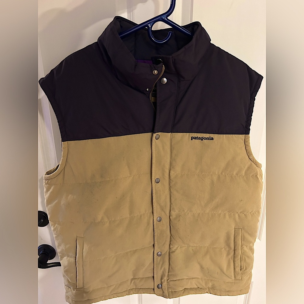 Patagonia Vest Men’s XL Tan & Dark Blue Purple Liner Button Down Pockets